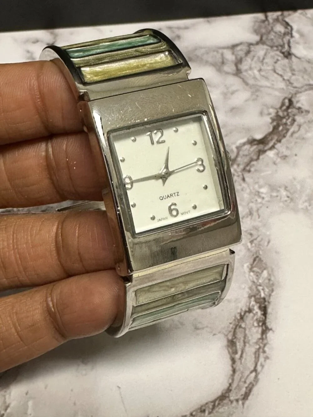 Unbranded this watch